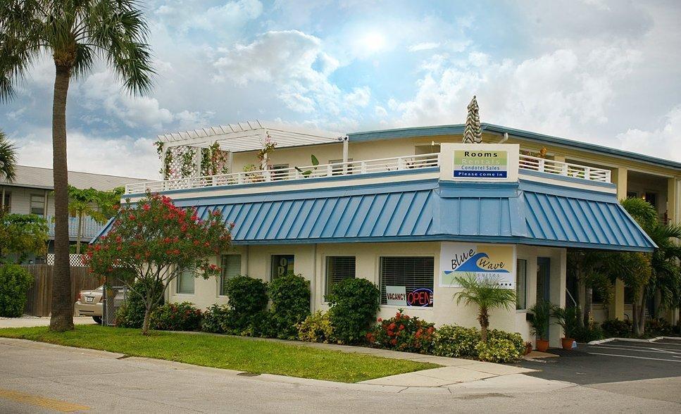 شاطئ كليرووتر Blue Wave Motel المظهر الخارجي الصورة